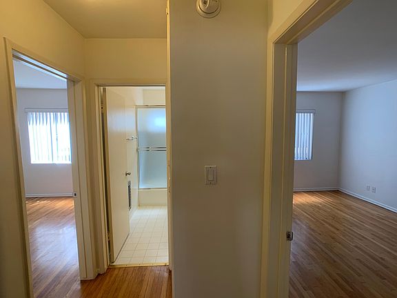 5th image of 1302 S Saltair Ave APT 10