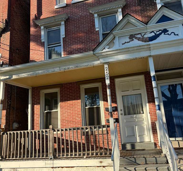 1st image of 252 Bellevue Ave #2