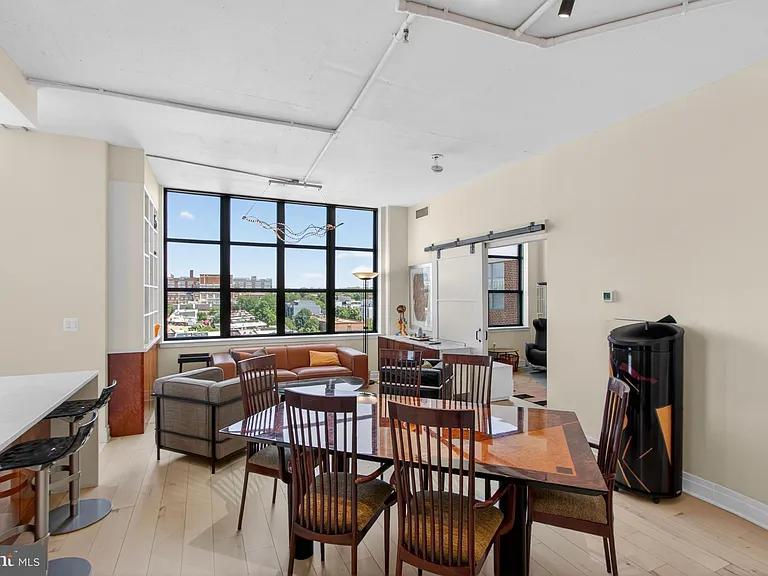 2020 12th St NW #Penthouse 03 — Photo 8