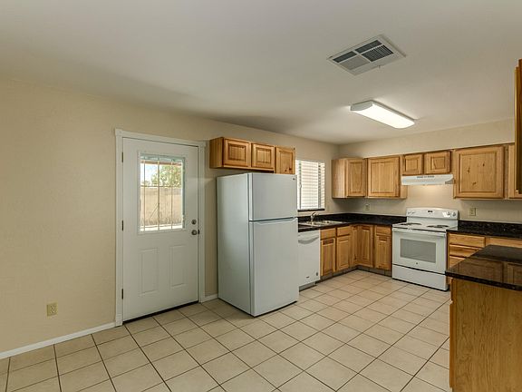 Eat in kitchen