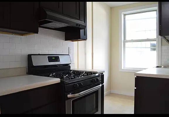 Rented by Fave Realty Inc | media 6