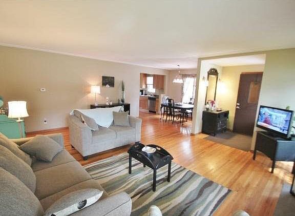 3rd image of 6334 Harriet Avenue