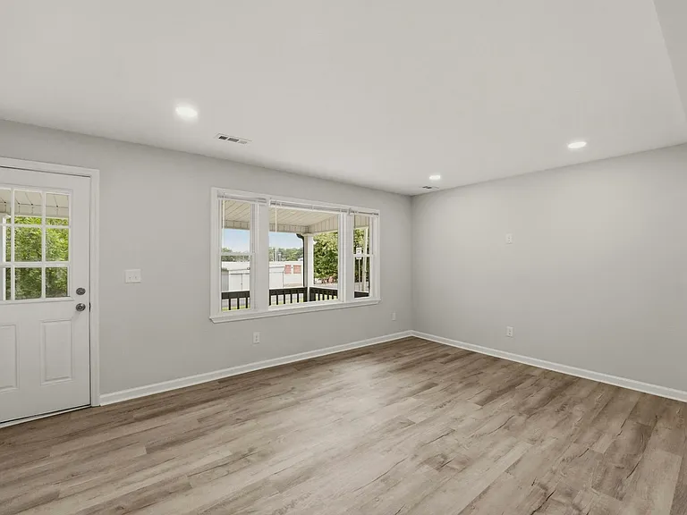 2609 Linda Ave — Photo 8