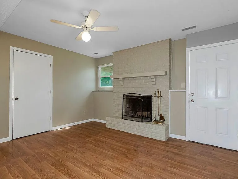 15021 W 150th Ter — Photo 13