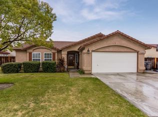 734 S 18th St, Kerman, CA 93630