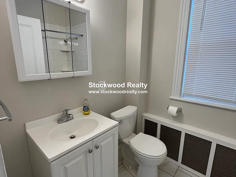 274 E Cottage St #1 — Photo 43