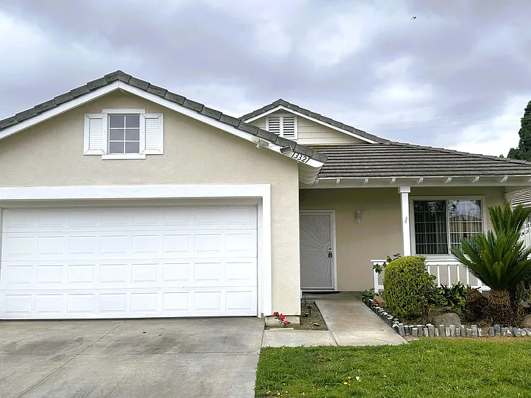 13321 Heritage Way — Photo 1