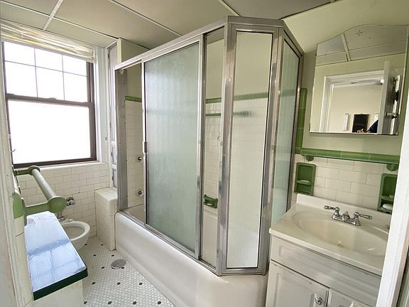 4th image of 7321 S South Shore Dr APT 10A