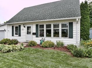 1160 Macarthur Ave, West Saint Paul, MN 55118