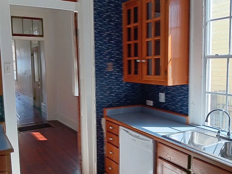 220 Amelia St — Photo 20
