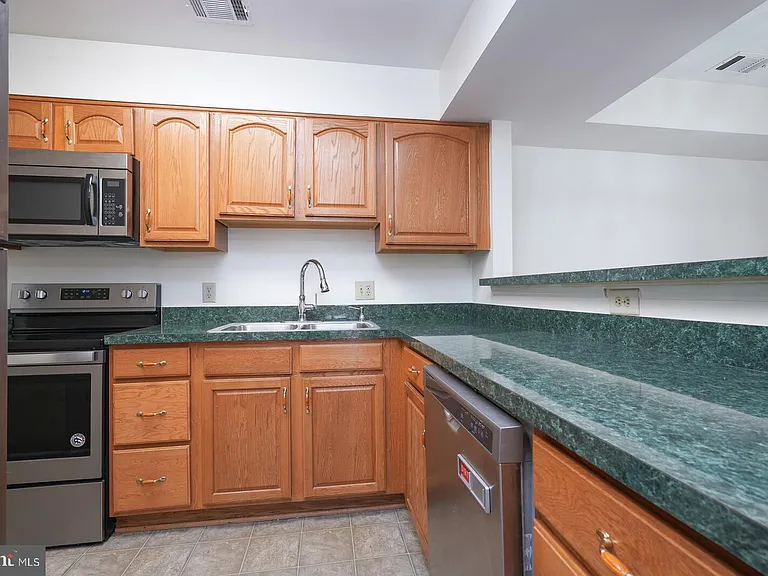 5800 Inman Park Cir #360 — Photo 13