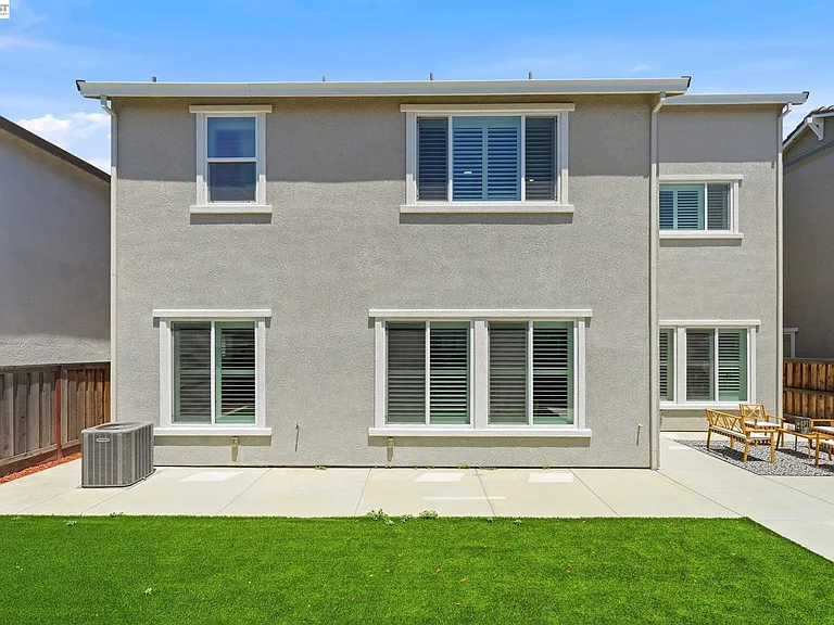 1550 Plumas Dr — Photo 58