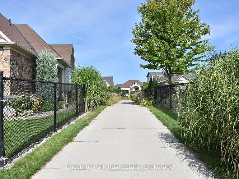 38 Clubhouse Dr — Photo 48