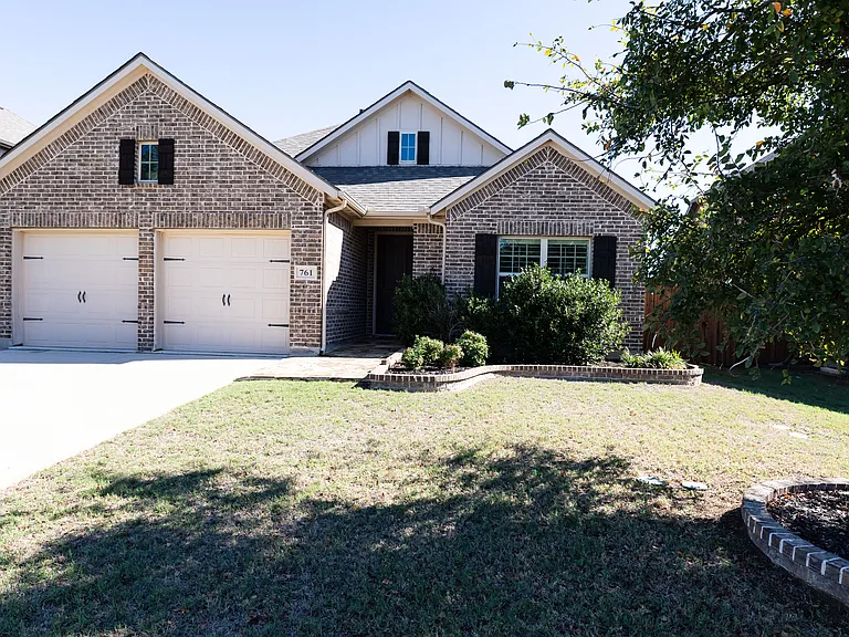 761 Gray Wolf Dr — Photo 2