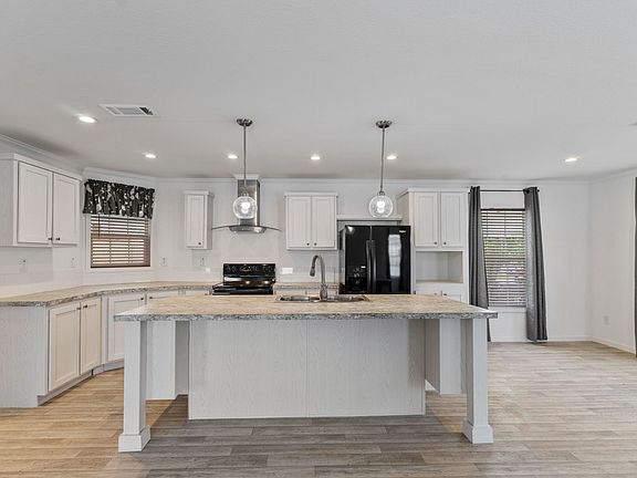 3rd image of 8 Hillsborough Ct #378