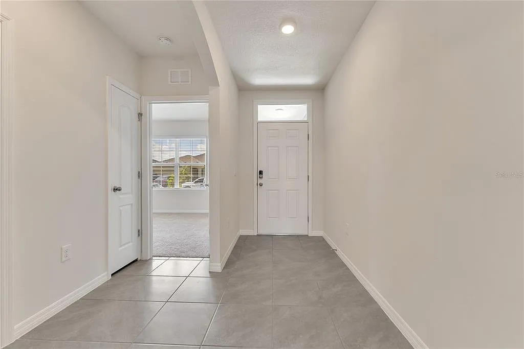 3 bed, 2.0 bath, 1725 sqft, $2,100 — Photo 3