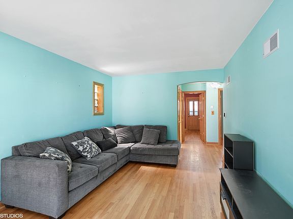 2nd image of 5002 N Mulligan Ave