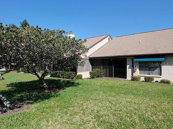 3rd image of 5924 Clubside Dr