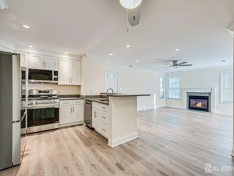 114 Longfield Ct — Photo 9
