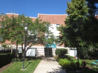 3275 Kirchoff Rd #126, Rolling Meadows, IL 60008