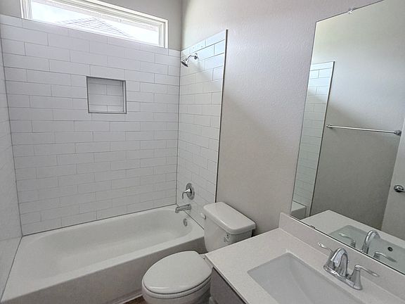 3rd image of 219 Pinnacle Ln