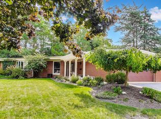 239 Beverly Rd, Barrington, IL 60010