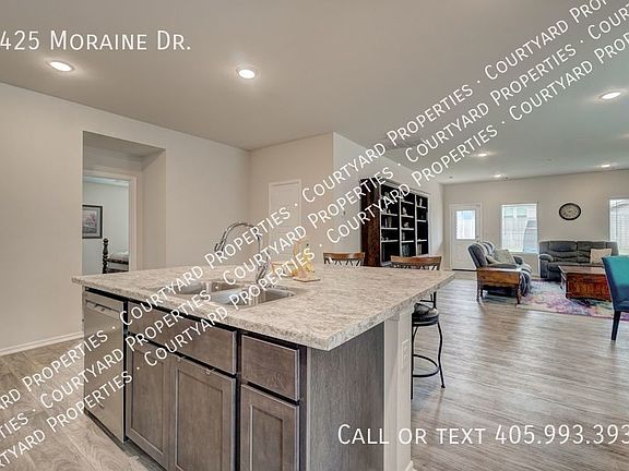 3rd image of 3425 Moraine Dr