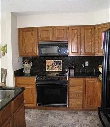 4th image of 649 2nd St Unit 4