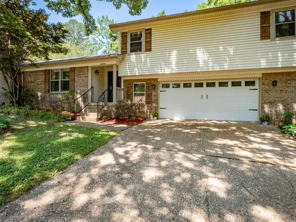 14 Point South Ct, Little Rock, AR 72211