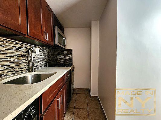 2nd image of 37-7 147th St #6P