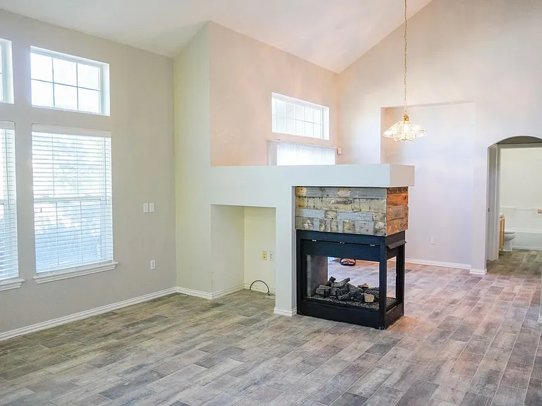640 S Yarrow St — Photo 2