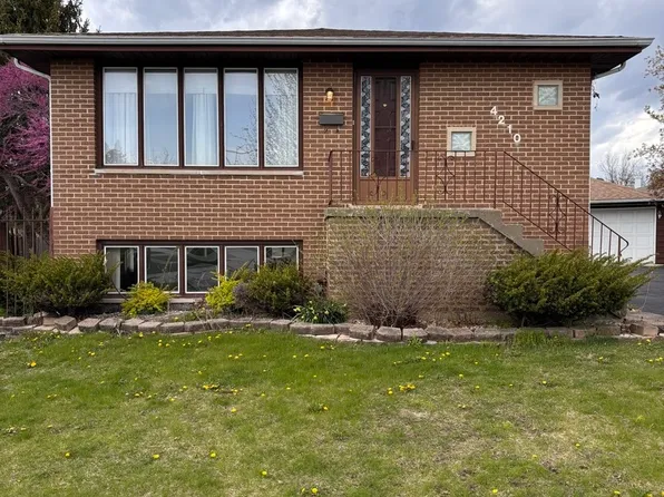 4210 W Holmberg Ct, Alsip, IL 60803