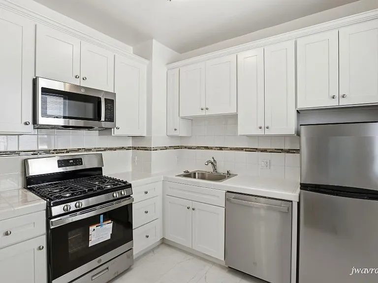1588 Sacramento St #1590-28 — Photo 1