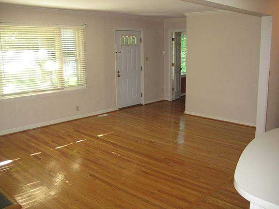 4th image of 9231 Fanchon Dr