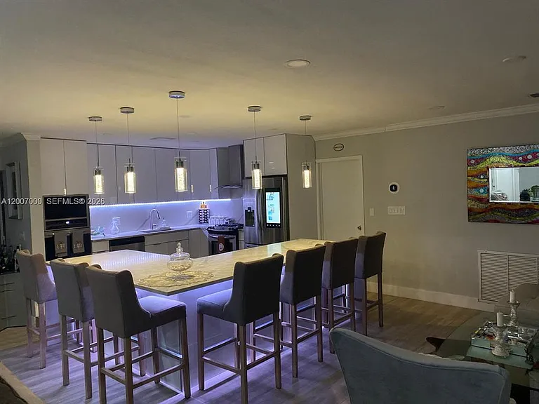 428 N Crescent Dr — Photo 5
