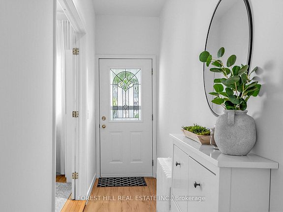 4th image of 108 Montrose Ave