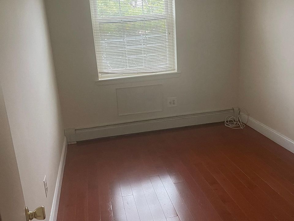 2nd image of 644 Leland Ave Floor 2