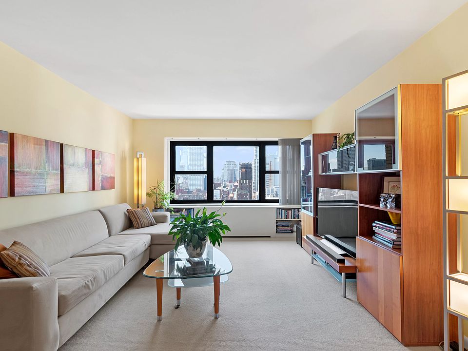 1st image of 160 E 38th St APT 29C