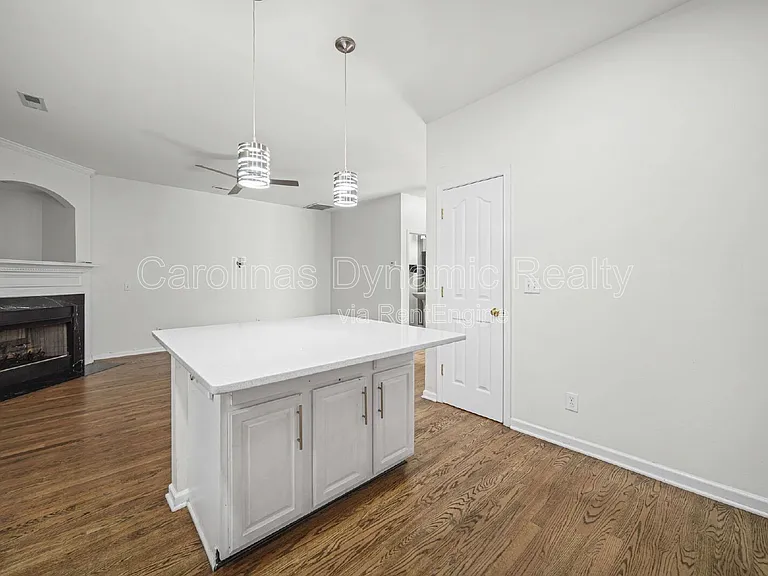 17059 Commons Creek Dr — Photo 14