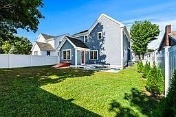 4th image of 28 Fairview Ave