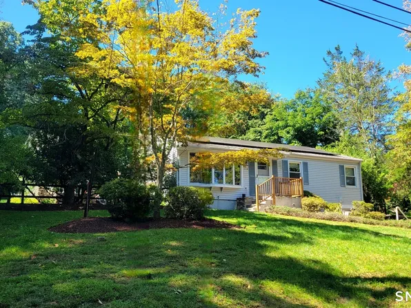 114 Murlyn Road, Hamden, CT 06518