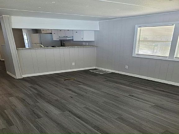 3rd image of 1310 Fleming Ave #D-75
