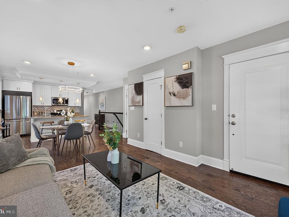 1st image of 4041 7th St NE APT 1