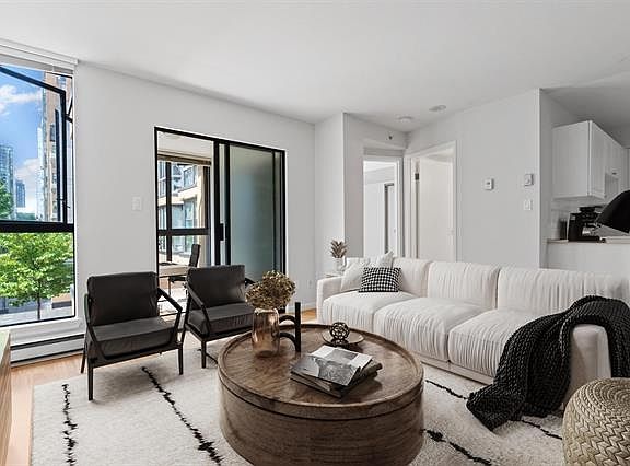 3rd image of 488 Helmcken St #301