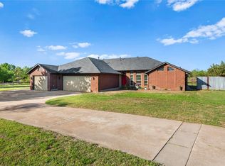 1502 S Lariat Dr, Mustang, OK 73064