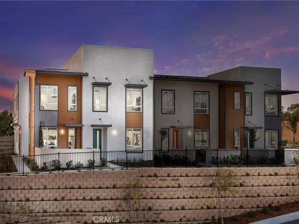 980 Holly Leaf Ln, Vista, CA 92081