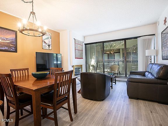 4th image of 1482 Empire Ave #203