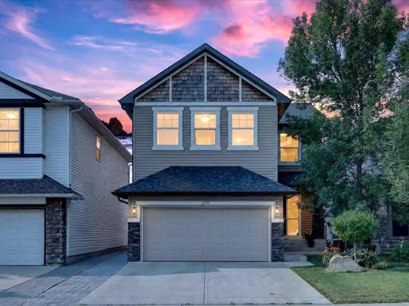 277 N Evermeadow Ave SW, Calgary, AB T2Y 0C5
