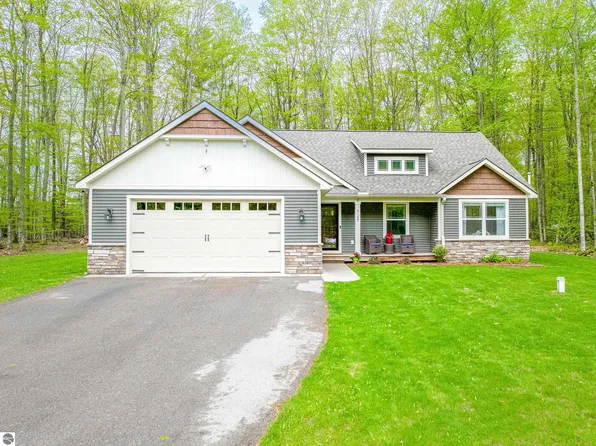 5185 Jacks Trl, Traverse City, MI 49684