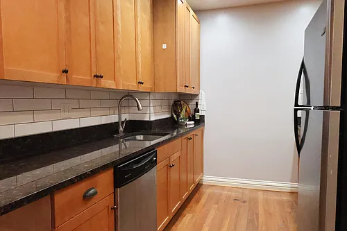 757 Syracuse Ave — Photo 7